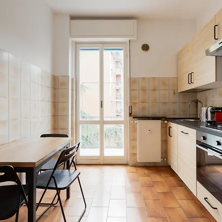 Guesthost - Charming Navigli! Functional Апартаменты Милан