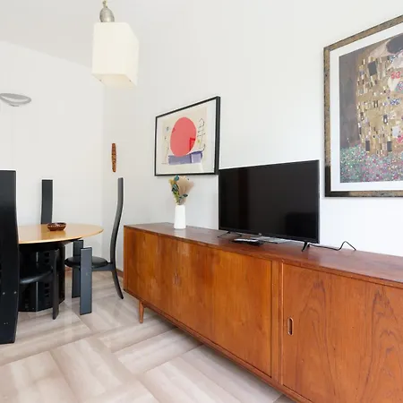 Guesthost - Charming Navigli! Functional Апартаменты